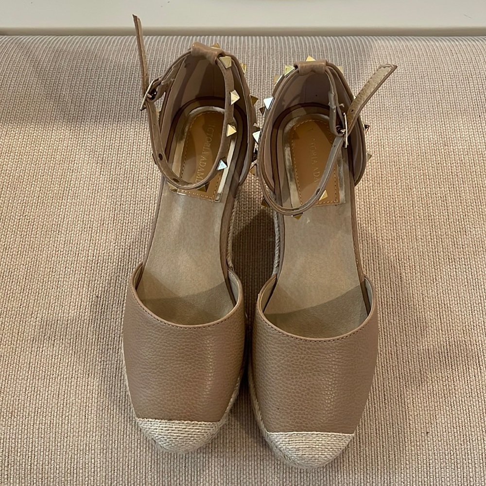 Victoria Adames wedge shoes size 7